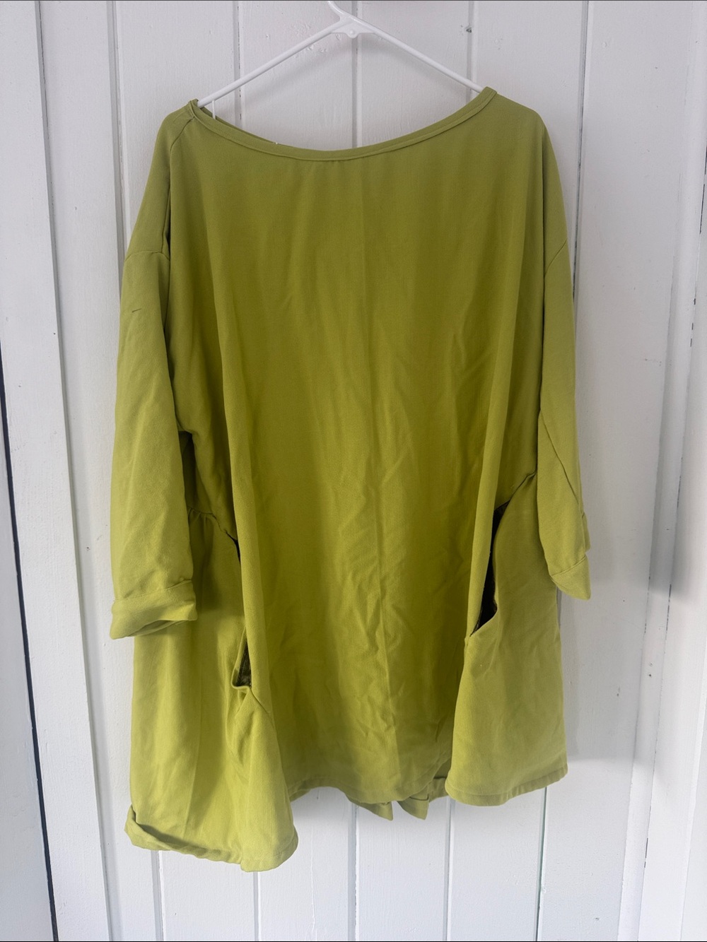 Relaxed Green Scoop-Neck Dress with Pockets